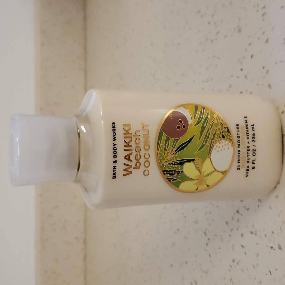 New Bath & Body Works Waikiki Beach Coconut Body Lotion. 8 FL. OZ.